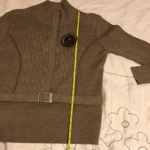 Used sweaters - Picture 5 of 8